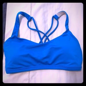 Lululemon Free to Be Bra Size 4